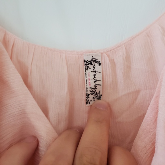 FREE PEOPLE SIZE MEDIUM BLUSH PINK SHIRT - Picture 3 of 4